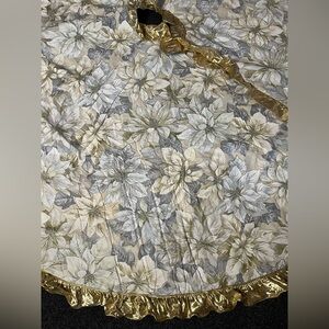 XLarge Vintage Quilted Christmas Tree Skirt poinsettias floral Gold white 76”